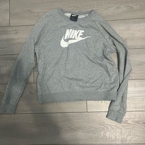 Nikes womens crewneck size medium